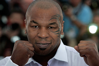 Mike Tyson, Striking , Iconic moments, Boxing greatness HD wallpaper