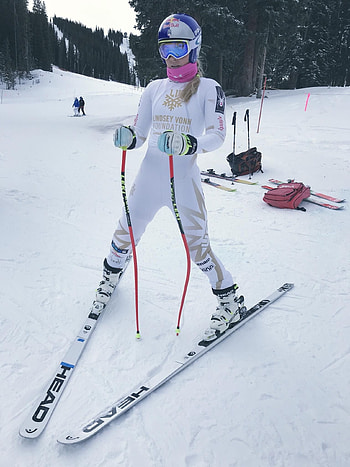 Alpine skiing sports, Lindsey Vonn, Skiing vs snowboarding HD phone wallpaper