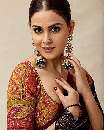 Genelia D'Souza, lip, saree beauty, Bollywood actress HD phone wallpaper