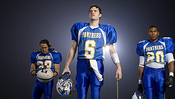Friday Night Lights, Online streaming on Neon, Compelling character arcs, Emotional depth HD wallpaper