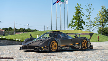 Pagani Zonda R in Stunning Ultra Showcase, vehicle, Pagani Zonda R HD wallpaper