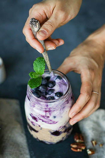 Blueberry muffin overnight oats, Healthy and delicious, Breakfast on-the-go, Easy and nutritious HD phone wallpaper