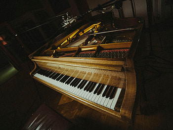 Grand Piano, Virtual accompaniment, Pristine sound, Musical innovation HD wallpaper