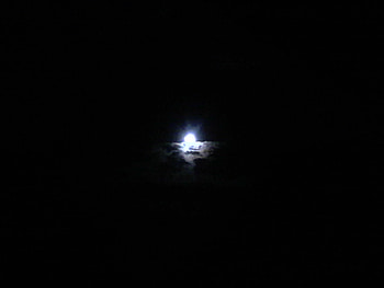 Peaking Moon, night, sky, moon, cloud HD wallpaper