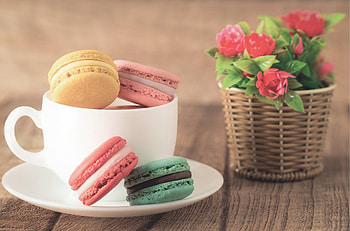 Food and macaron fusion, Elegant and aromatic, Basket of sweets, Coffee accompaniment HD wallpaper