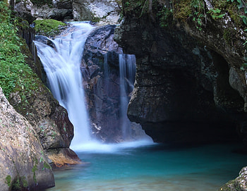 waterfall and screensavers HD wallpaper