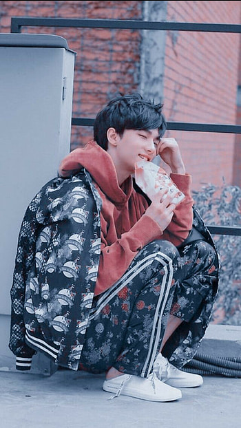 Hyunjin, fashion design, black hair HD phone wallpaper
