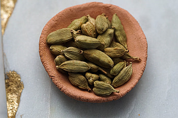 Easy cardamom substitute, DIY ideas, Indian kitchen tips, Flavorful alternatives HD wallpaper