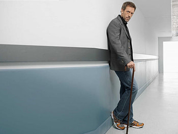 Hugh Laurie, sexy, blue eyes, cane, actor, male, handsome HD wallpaper