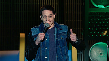 Pete Davidson, Celebrity , Funny and charming, Entertainer extraordinaire HD wallpaper
