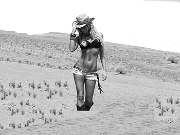 Cowgirl, style, fun, famous, cowgirls, ranch, outdoors, desert, western, female, hats, rodeo, plains, hot, farm, beautiful, fashion, cutoffs, boots HD wallpaper