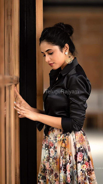 Priyanka Arul Mohan, Heroine Priyanka HD phone wallpaper