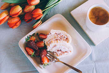 Food, Strawberry, Tulips, Desert, Roll HD wallpaper