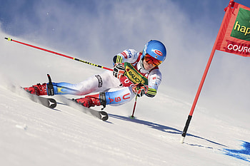 Slalom sports, GS dominance, Shiffrin's comeback, Overall lead regained HD wallpaper
