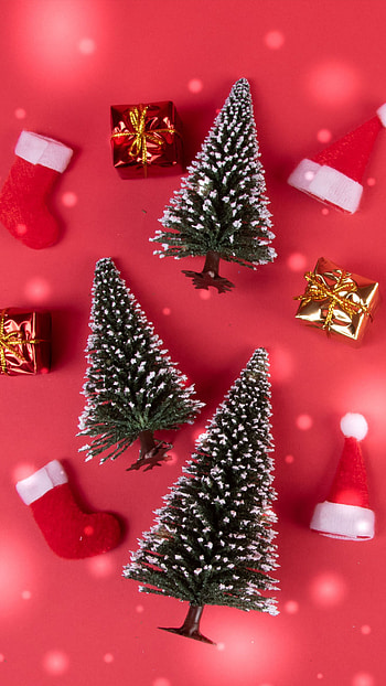 Holiday decorations, Christmas ornaments, Ultra mobile , Festive adornments HD phone wallpaper