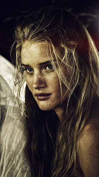 Rosie Huntington-Whiteley, Mad Max star, Film glamour, Celeb papers HD phone wallpaper
