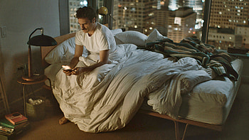Her (Movie), Futuristic love story, Joaquin Phoenix, Operating system HD wallpaper