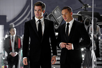 This Means War, Bromance film, Funny and action-packed, Love's battleground HD wallpaper
