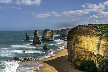 Great cliffs, The Twelve Apostles, Australia HD wallpaper
