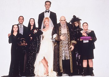 The Addams Family, Cast gallery, Addams Family movies, Halloween vibes HD wallpaper