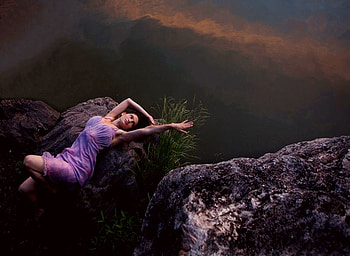 LILAC BEAUTY IN MOUNTAIN, mist, purple, fog, mountains, dress, woman, sleep, lilac HD wallpaper