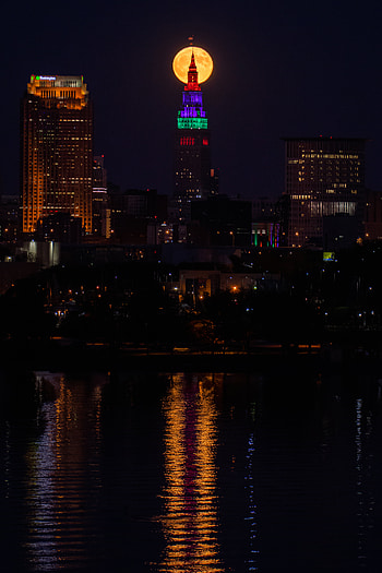 Cities, Night, Moon, City, Building, Dark HD phone wallpaper