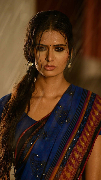 Meenakshi Dixit, telugu actress HD phone wallpaper