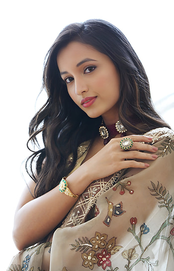 Srinidhi shetty, lip, joint HD phone wallpaper