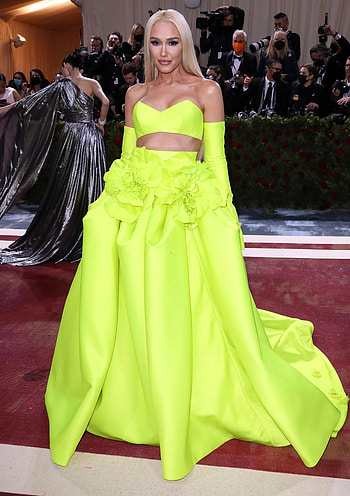 Met Gala 2022, Red carpet fashion, Star-studded event, Celebrities' outfits HD phone wallpaper