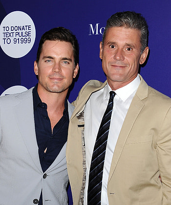 Matthew Bomer, Simon Halls, Night out HD phone wallpaper