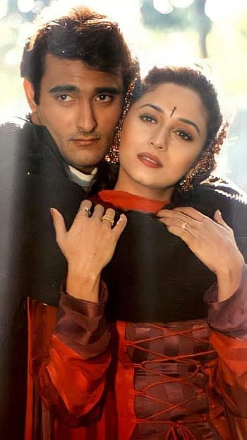 Mohabbat, bollywood movie, akshay khanna, madhuri dixit HD phone wallpaper