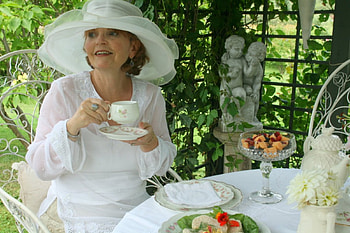 Tea Time, garden, lady, time, tea HD wallpaper