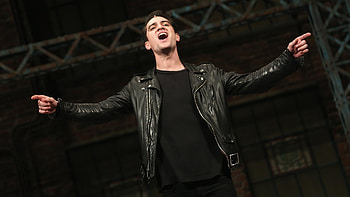 Panic! at the Disco, Brendon Urie, Trump campaign drama, Popular news topic HD wallpaper