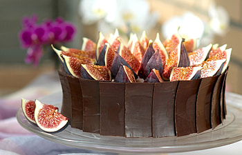 Cake, sweet, chocolate, fruit, dessert, figgs, food HD wallpaper