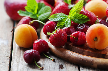 Cherry and strawberry, Apricot HD wallpaper