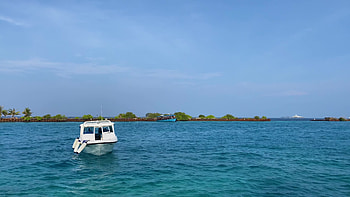 Boat travels, Small boat, Ocean stock video HD wallpaper