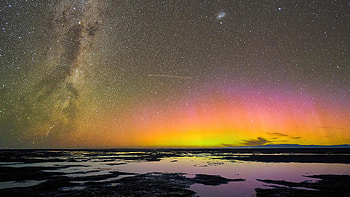 Aurora Australis Over Birdlings Flat New Zealand , milky-way, stars, nature HD wallpaper