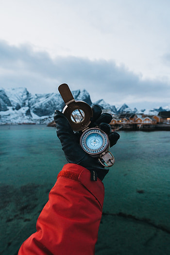 Hand, Miscellanea, Miscellaneous, Journey, Gloves, Compass HD phone wallpaper