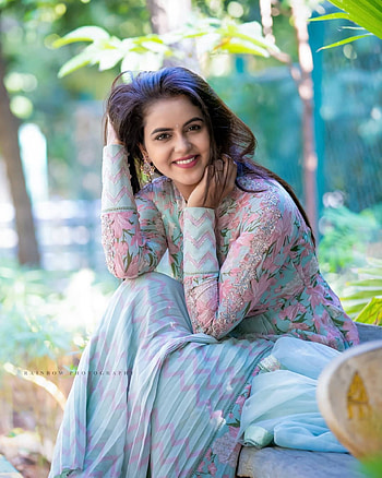 Chaitra Reddy, eye, dress, Kannada actress HD phone wallpaper
