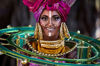 Brasil carnival, green, yellow, face, girl, woman, hat, golden, vicente concha, jewel, pink HD wallpaper