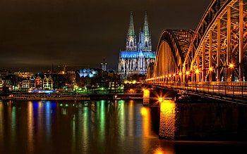 Night view, Cologne Cathedral HD wallpaper