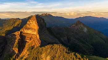 Mount Dabajian in Taiwan, landscape, sky, rocks, peaks, clouds HD wallpaper