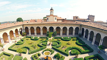 Reaching Mantua, Travel logistics, Accessing the city, Transportation options HD wallpaper