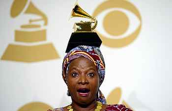 Angelique Kidjo (Music), Educational impact, Africa's voice, Singing for change HD wallpaper