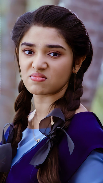 Kriti shetty, eye, hair HD phone wallpaper