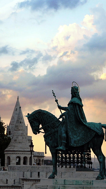 Statue of St. Stephen, Hungary HD phone wallpaper