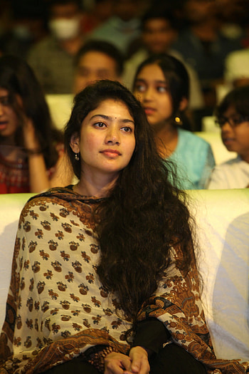 Sai pallavi, Telugu movie, fashion design, Love story HD phone wallpaper