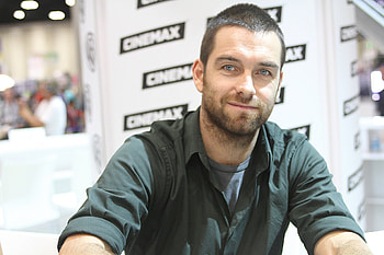 Antony Starr, TV Shows, Gun and Badge, Pointing and Shouting HD wallpaper