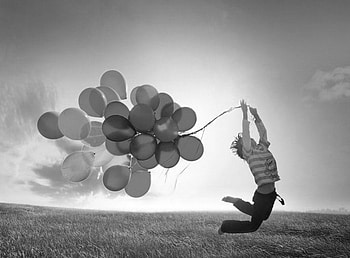 finally weekend ..., white, black, graphy, fun, bw, wp, balloons, happy, child HD wallpaper