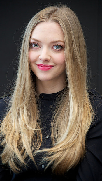 Amanda Seyfried HD phone wallpaper